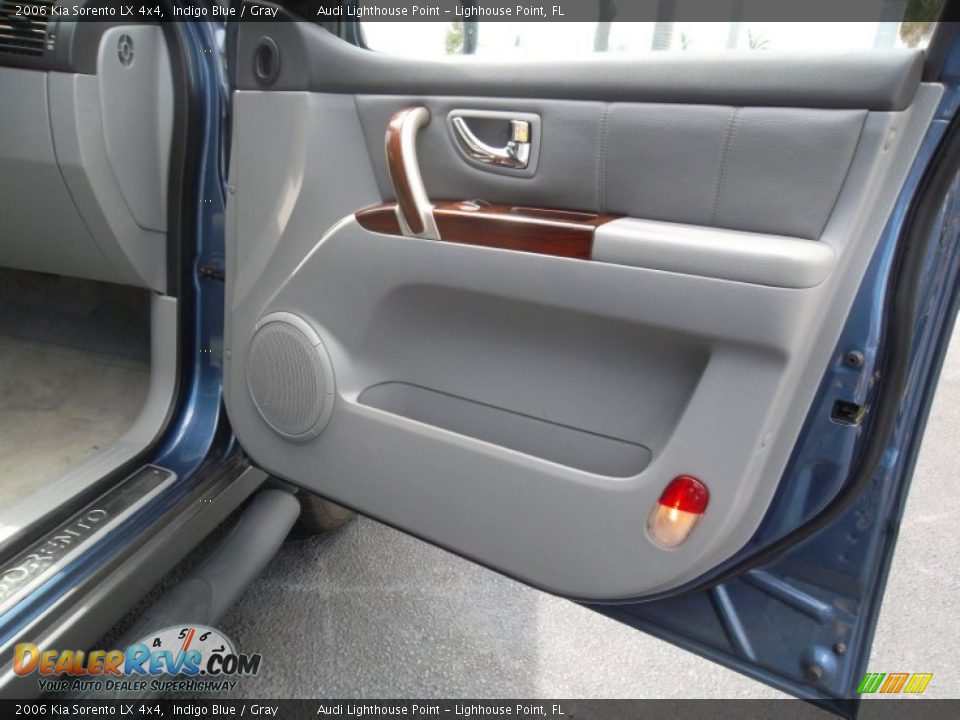 2006 Kia Sorento LX 4x4 Indigo Blue / Gray Photo #19