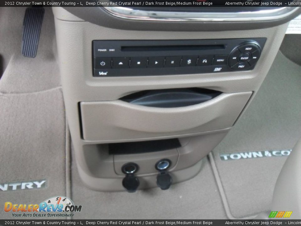 Controls of 2012 Chrysler Town & Country Touring - L Photo #9