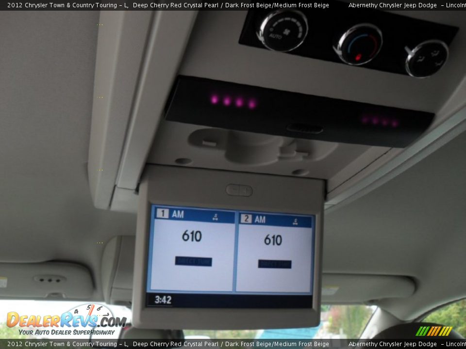 Controls of 2012 Chrysler Town & Country Touring - L Photo #16