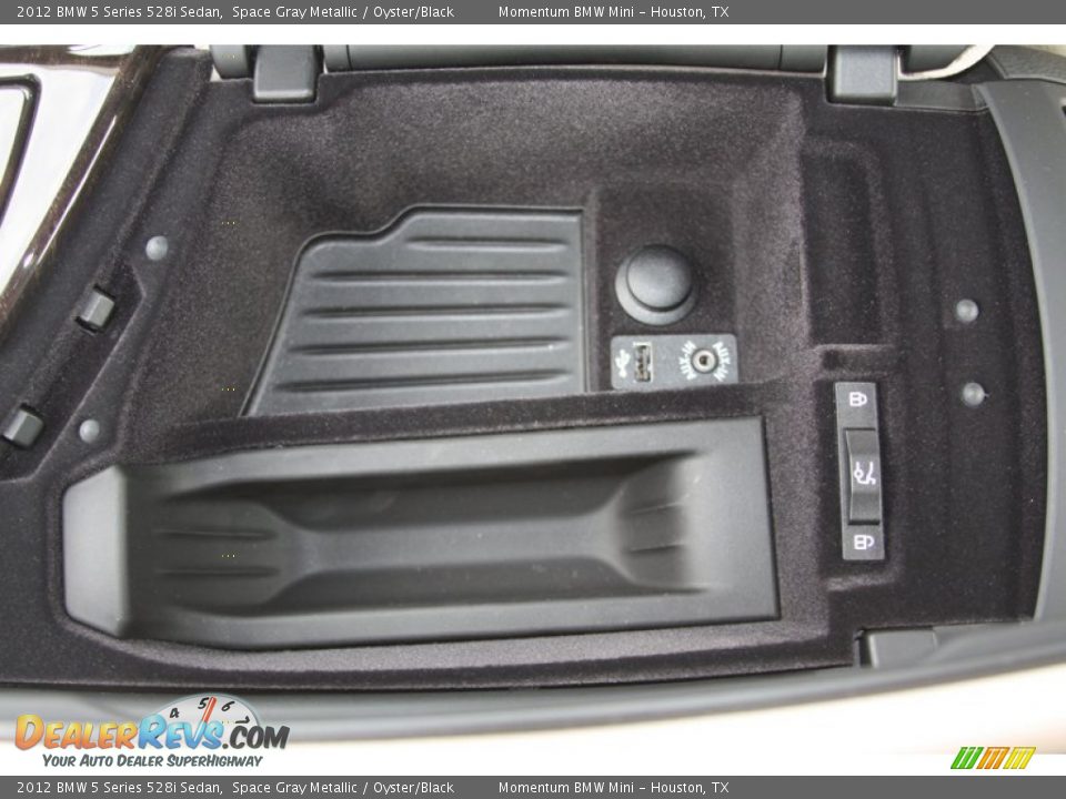 2012 BMW 5 Series 528i Sedan Space Gray Metallic / Oyster/Black Photo #20