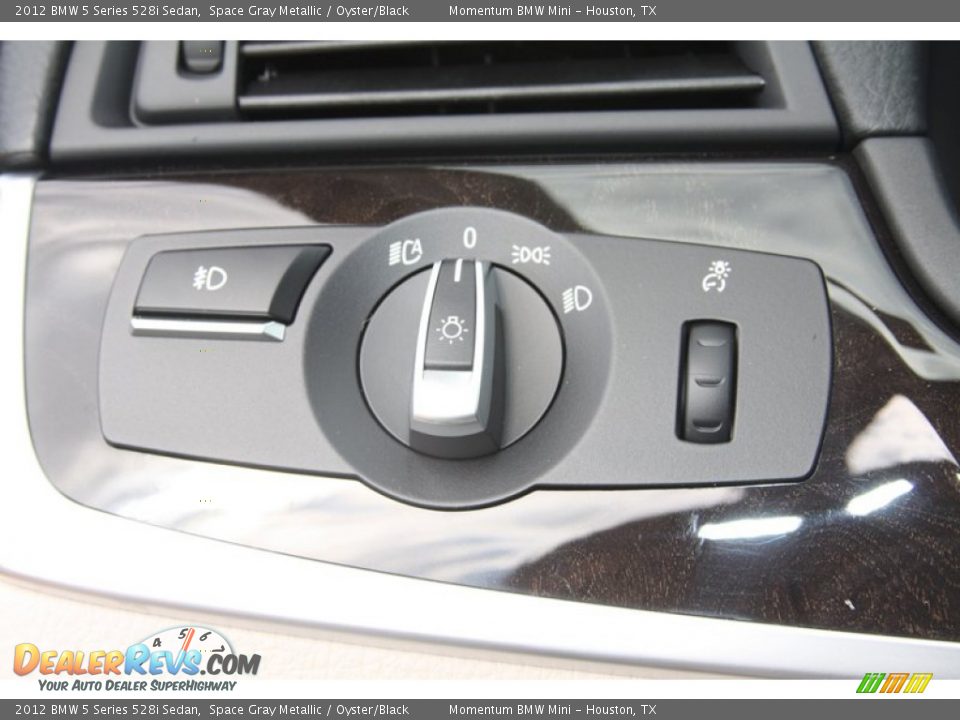 Controls of 2012 BMW 5 Series 528i Sedan Photo #24