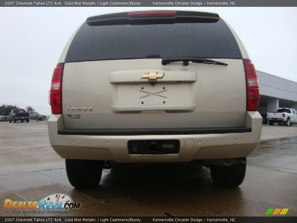 2007 Chevrolet Tahoe LTZ 4x4 Gold Mist Metallic / Light Cashmere/Ebony Photo #4