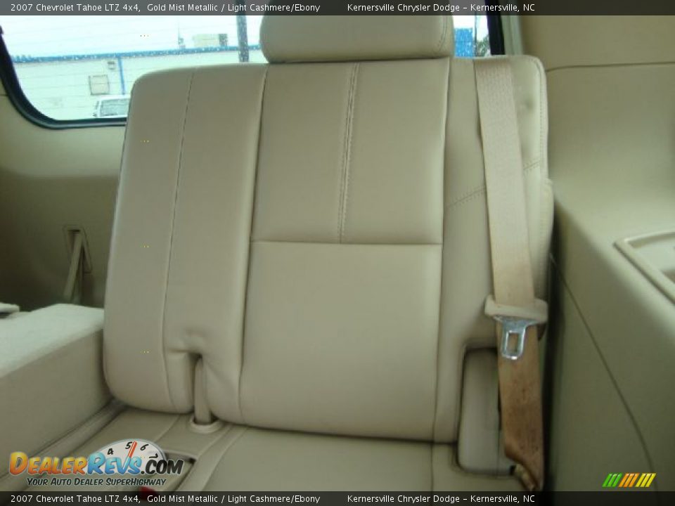 2007 Chevrolet Tahoe LTZ 4x4 Gold Mist Metallic / Light Cashmere/Ebony Photo #13