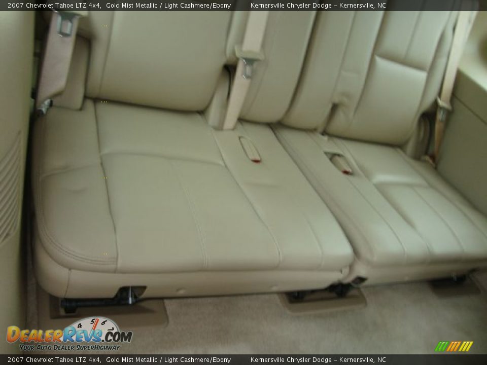 2007 Chevrolet Tahoe LTZ 4x4 Gold Mist Metallic / Light Cashmere/Ebony Photo #17