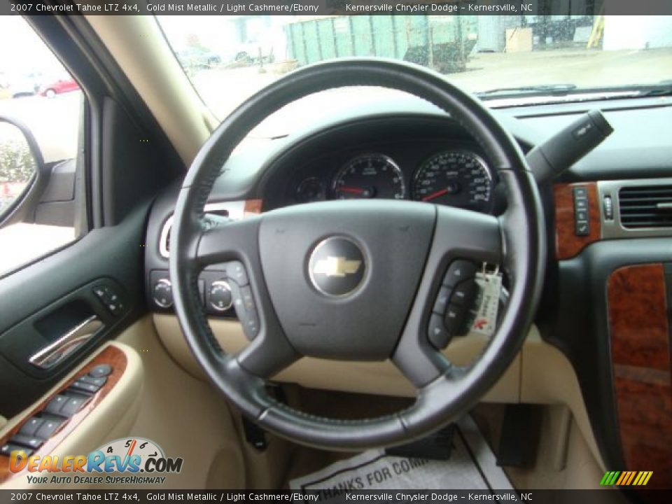 2007 Chevrolet Tahoe LTZ 4x4 Steering Wheel Photo #29