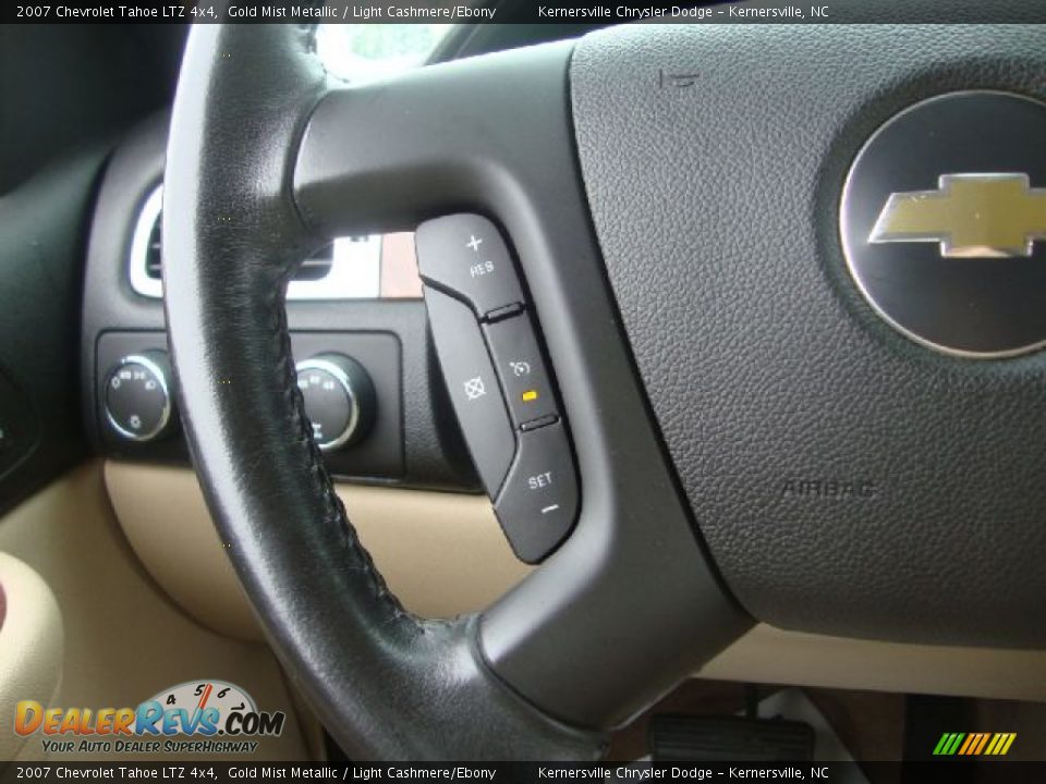 2007 Chevrolet Tahoe LTZ 4x4 Gold Mist Metallic / Light Cashmere/Ebony Photo #31