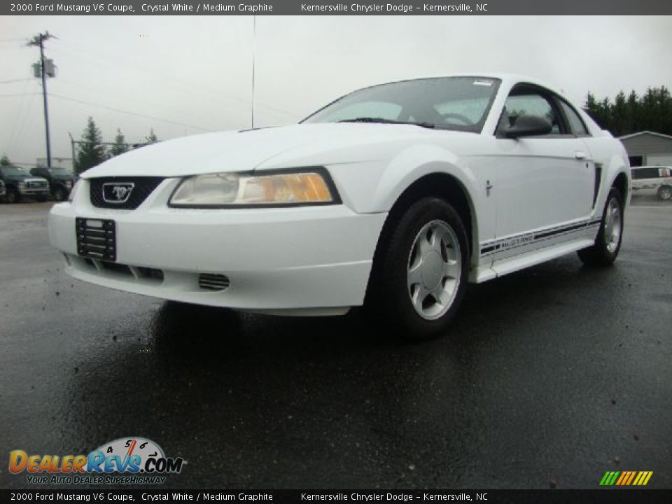 2000 Ford Mustang V6 Coupe Crystal White / Medium Graphite Photo #1