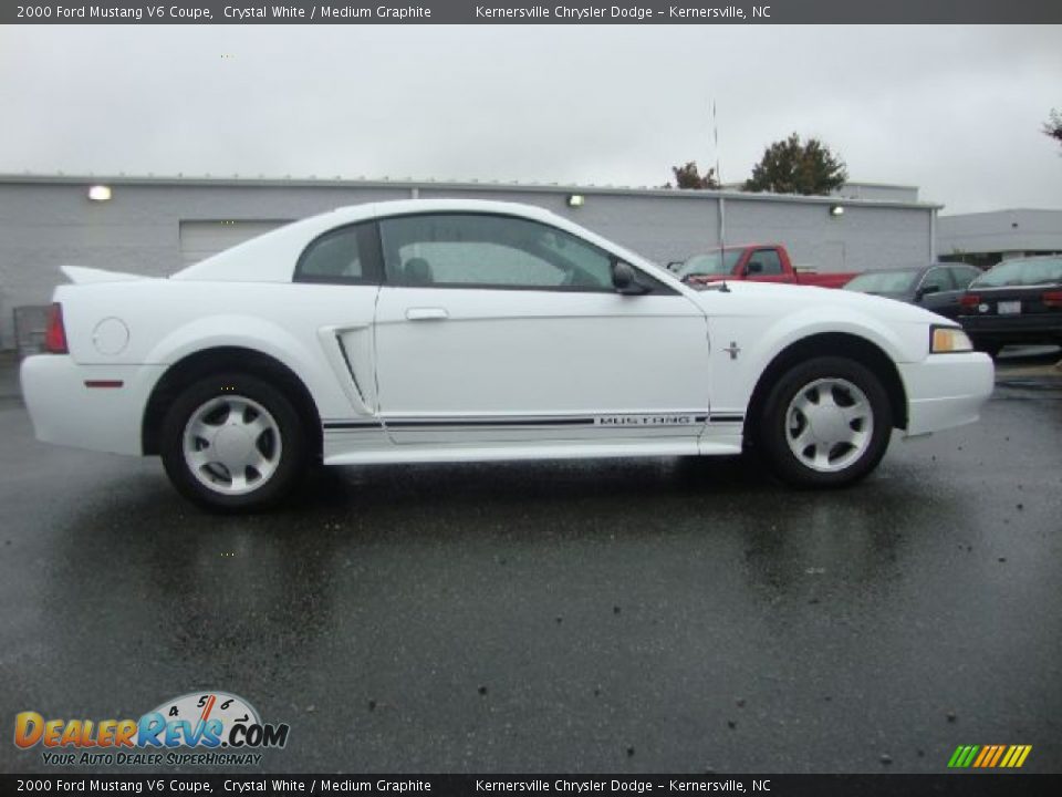 2000 Ford Mustang V6 Coupe Crystal White / Medium Graphite Photo #6