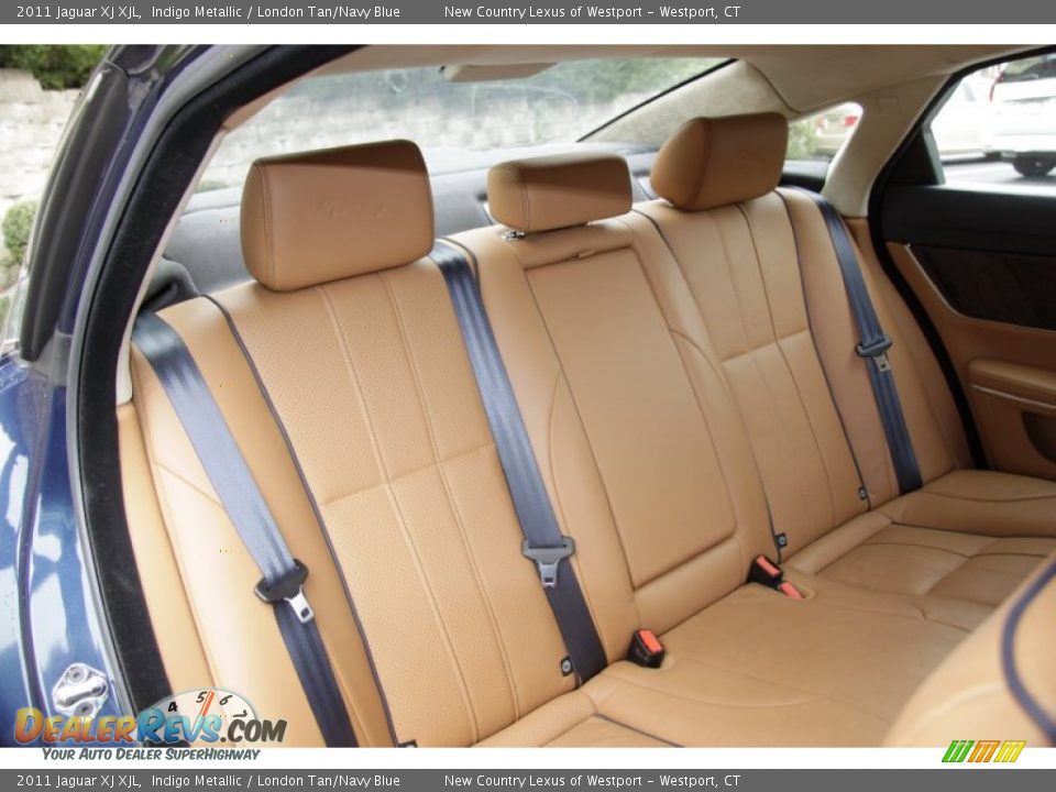 London Tan/Navy Blue Interior - 2011 Jaguar XJ XJL Photo #11