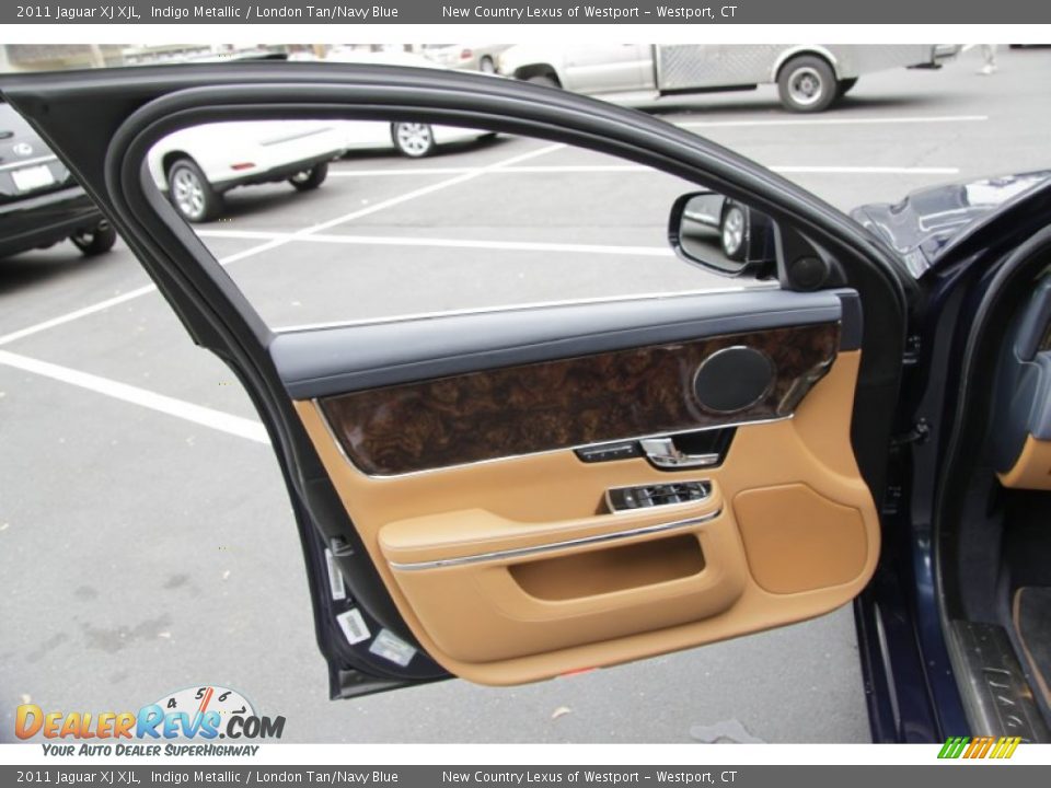 Door Panel of 2011 Jaguar XJ XJL Photo #16