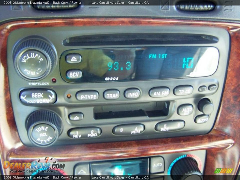 Audio System of 2003 Oldsmobile Bravada AWD Photo #33