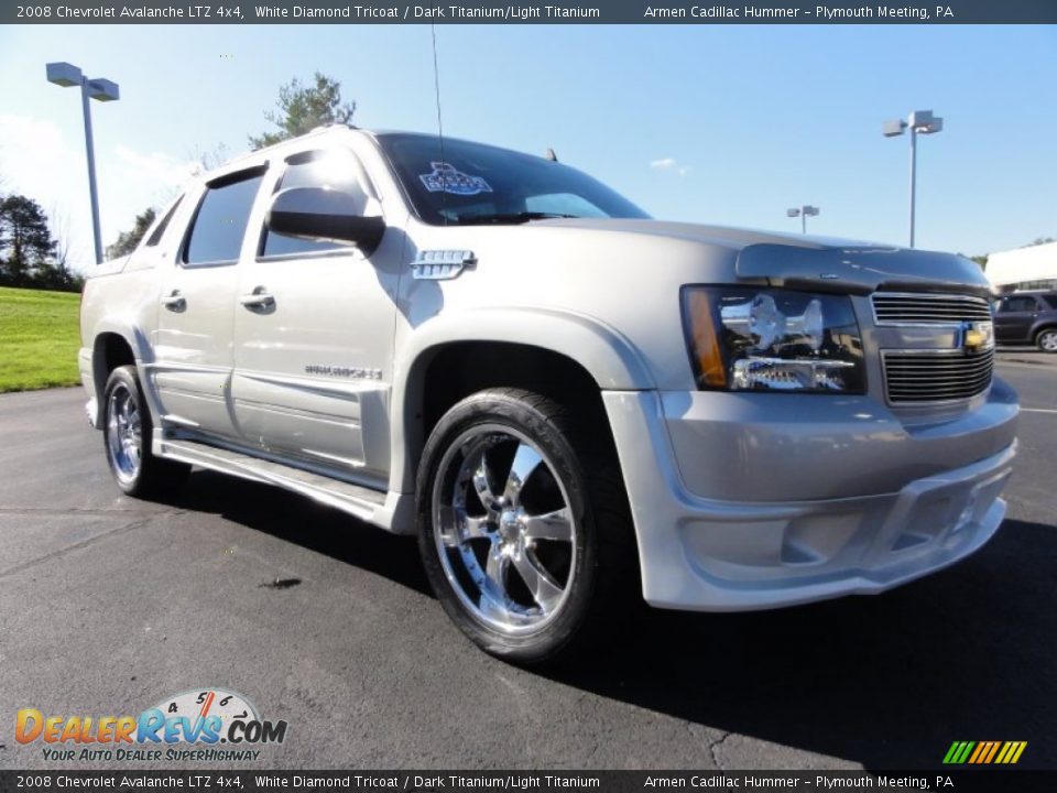 2008 Chevrolet Avalanche LTZ 4x4 White Diamond Tricoat / Dark Titanium/Light Titanium Photo #5