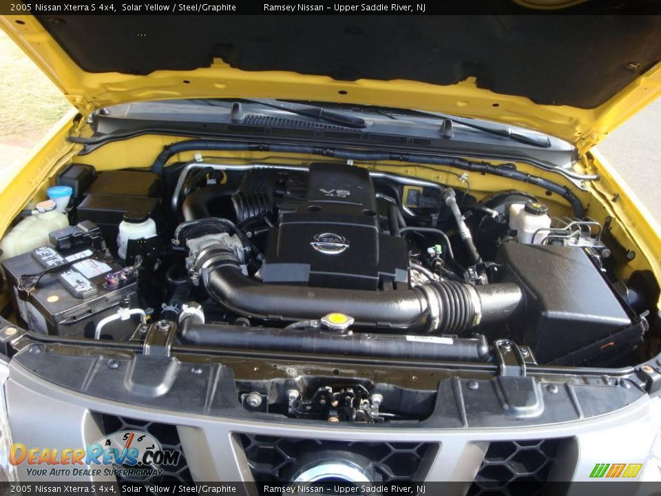 2005 Nissan Xterra S 4x4 Solar Yellow / Steel/Graphite Photo #12