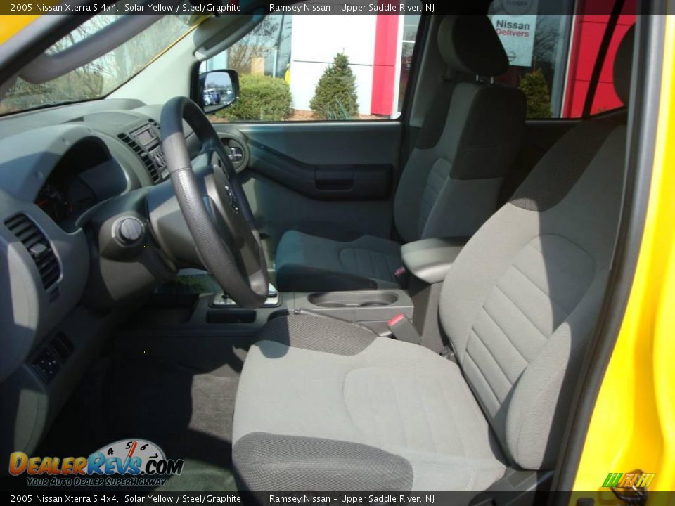 2005 Nissan Xterra S 4x4 Solar Yellow / Steel/Graphite Photo #18