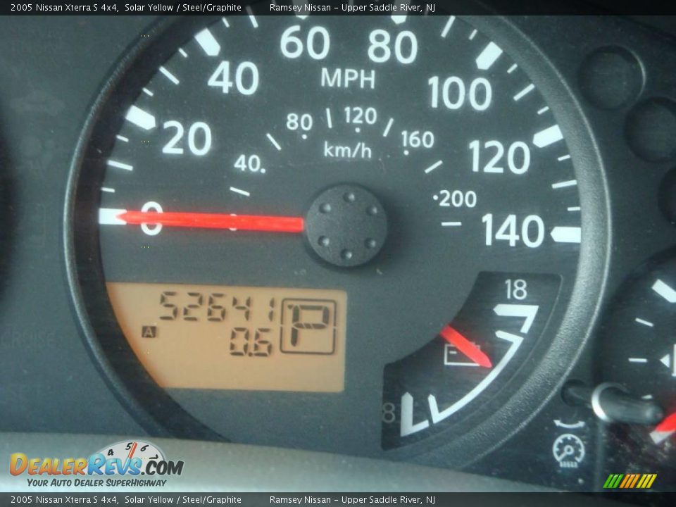 2005 Nissan Xterra S 4x4 Solar Yellow / Steel/Graphite Photo #21