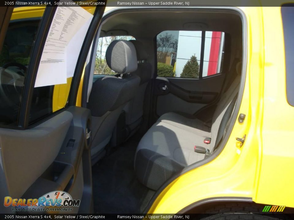 2005 Nissan Xterra S 4x4 Solar Yellow / Steel/Graphite Photo #23