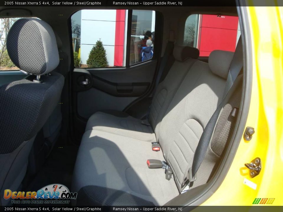 2005 Nissan Xterra S 4x4 Solar Yellow / Steel/Graphite Photo #24