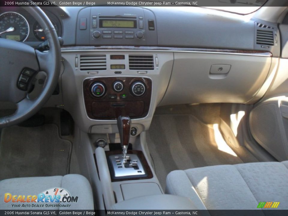 2006 Hyundai Sonata GLS V6 Golden Beige / Beige Photo #16