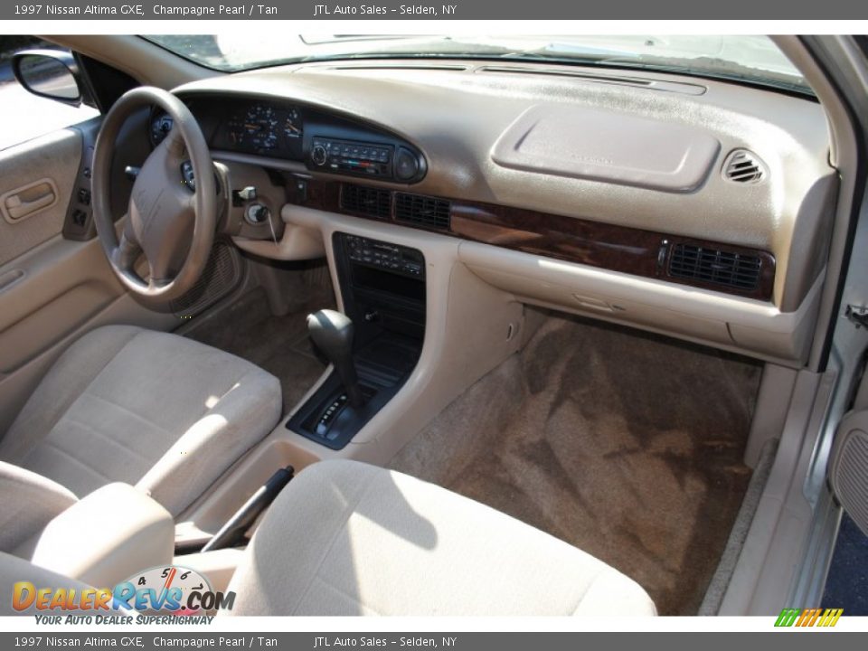 Tan Interior - 1997 Nissan Altima GXE Photo #8