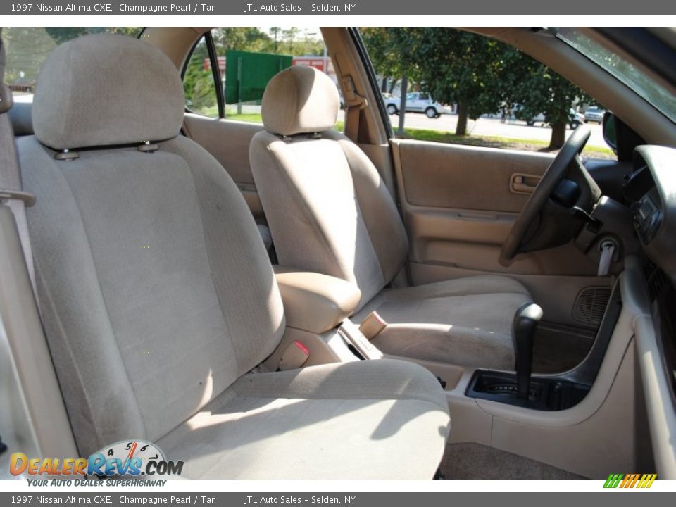 1997 Nissan Altima GXE Champagne Pearl / Tan Photo #9