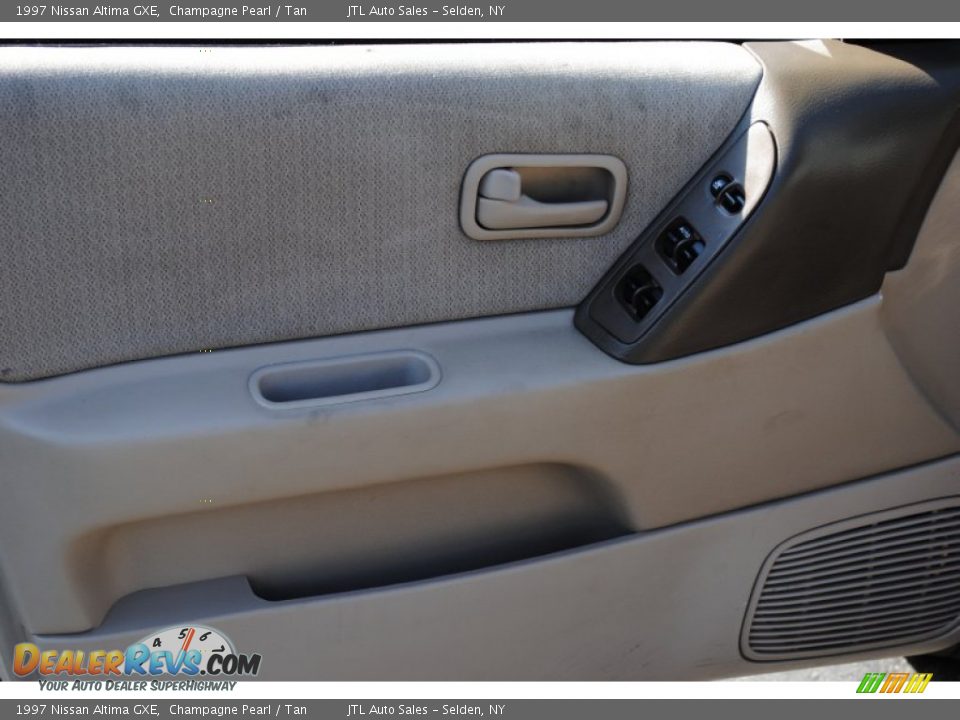 1997 Nissan Altima GXE Champagne Pearl / Tan Photo #10