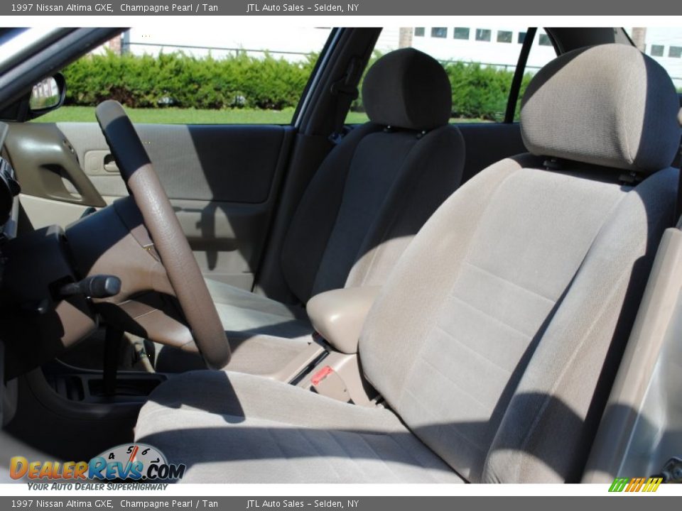 1997 Nissan Altima GXE Champagne Pearl / Tan Photo #11