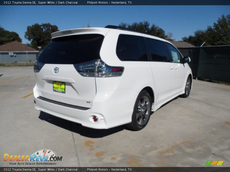 2012 Toyota Sienna SE Super White / Dark Charcoal Photo #3
