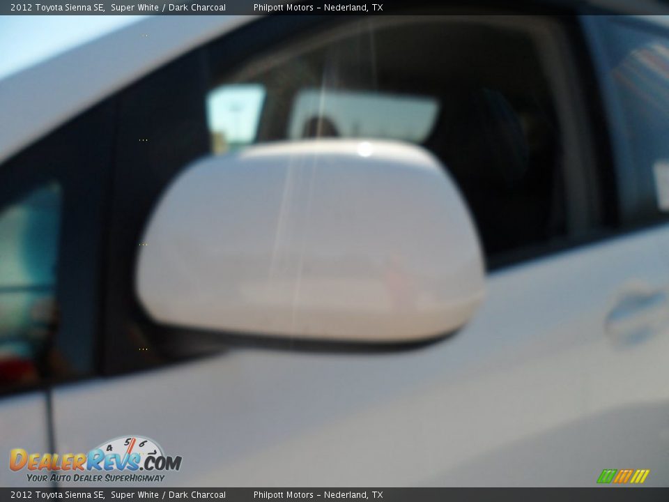 2012 Toyota Sienna SE Super White / Dark Charcoal Photo #12
