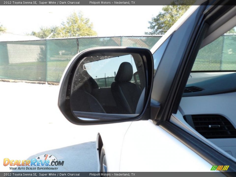 2012 Toyota Sienna SE Super White / Dark Charcoal Photo #13