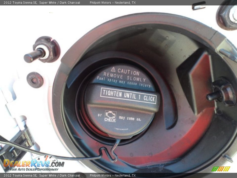 2012 Toyota Sienna SE Super White / Dark Charcoal Photo #14