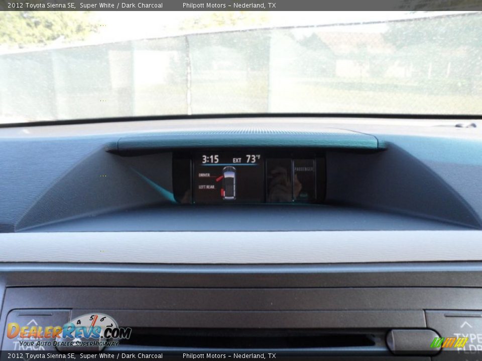 2012 Toyota Sienna SE Super White / Dark Charcoal Photo #30