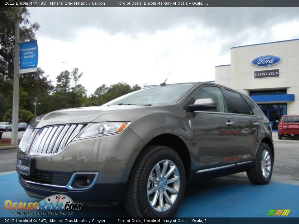 Front 3/4 View of 2012 Lincoln MKX FWD Photo #1