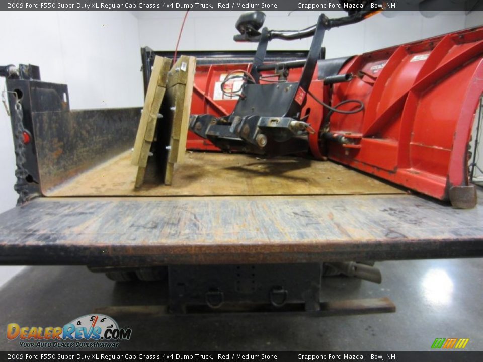 2009 Ford F550 Super Duty XL Regular Cab Chassis 4x4 Dump Truck Red / Medium Stone Photo #12