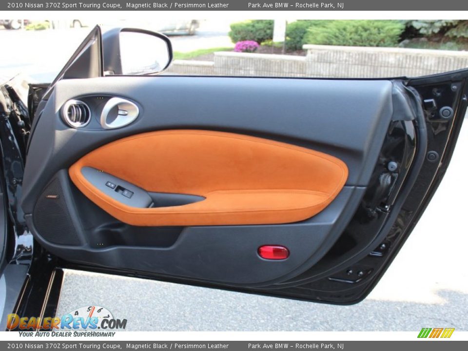 Door Panel of 2010 Nissan 370Z Sport Touring Coupe Photo #23