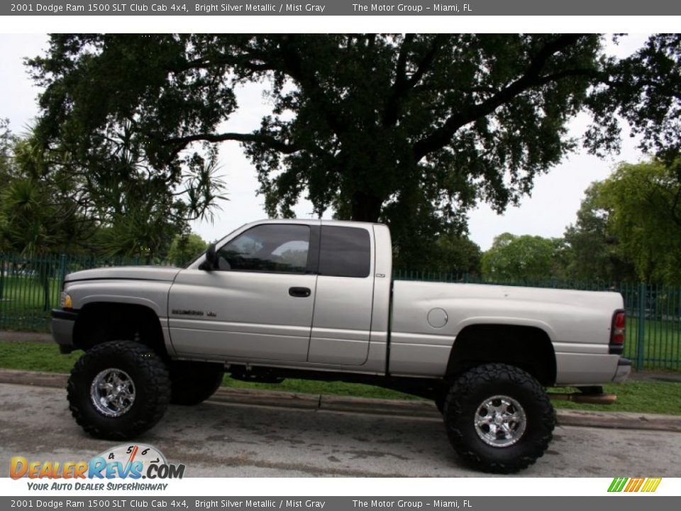 2001 Dodge Ram 1500 SLT Club Cab 4x4 Bright Silver Metallic / Mist Gray Photo #3