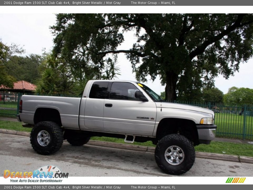 2001 Dodge Ram 1500 SLT Club Cab 4x4 Bright Silver Metallic / Mist Gray Photo #11