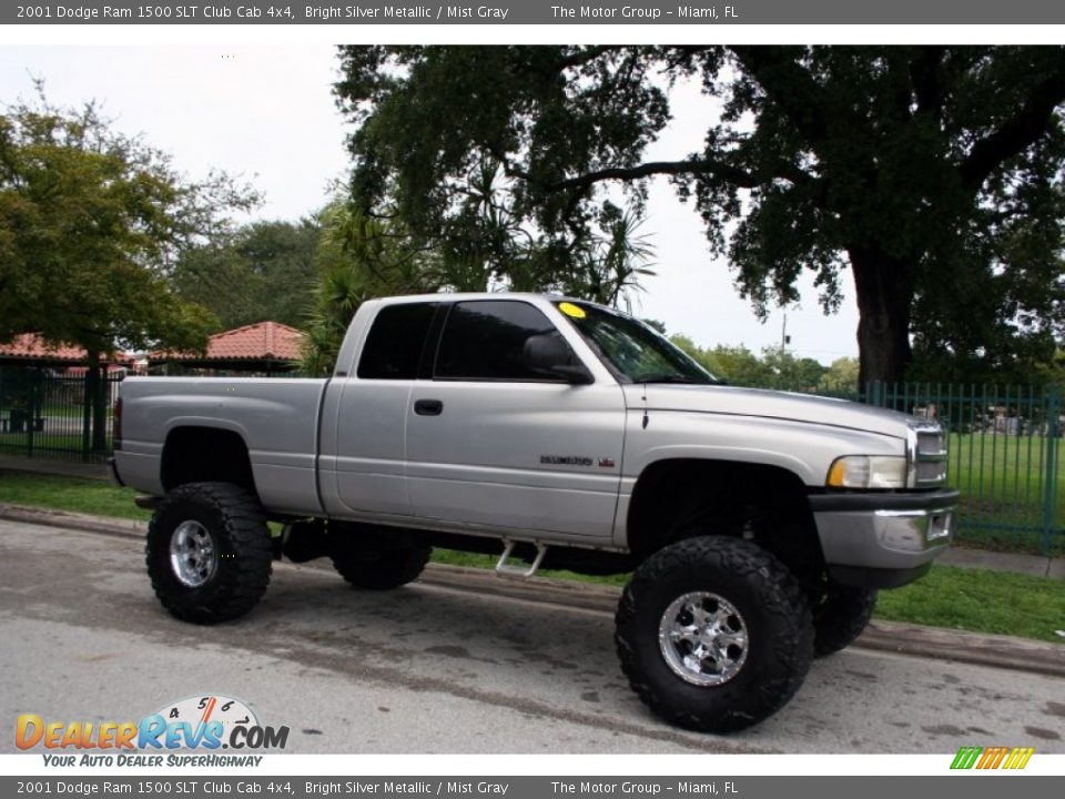 2001 Dodge Ram 1500 SLT Club Cab 4x4 Bright Silver Metallic / Mist Gray Photo #12