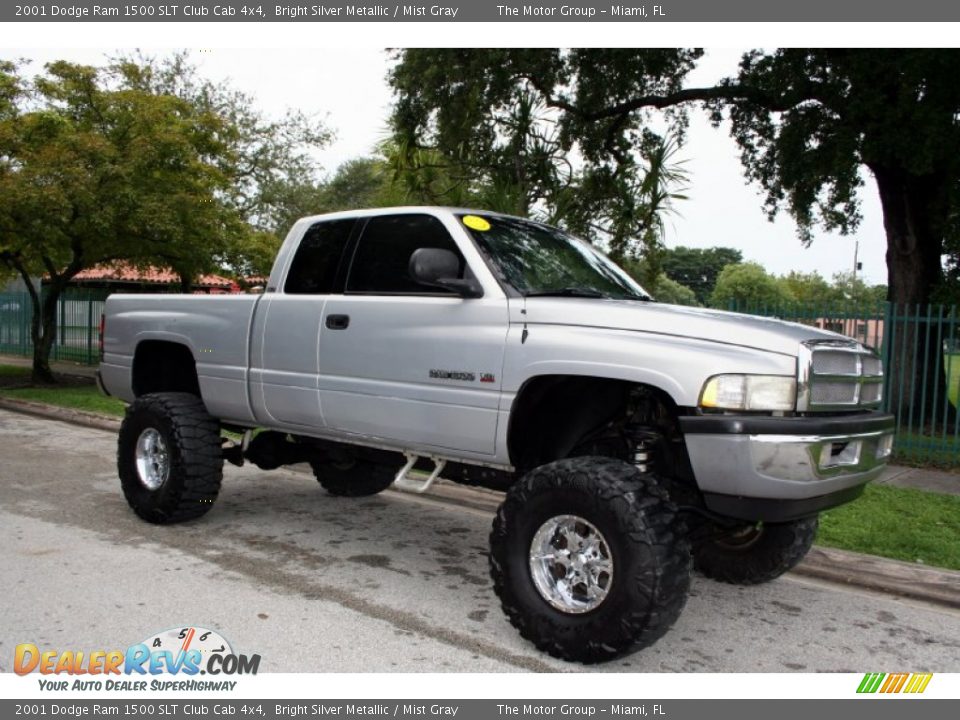 2001 Dodge Ram 1500 SLT Club Cab 4x4 Bright Silver Metallic / Mist Gray Photo #13