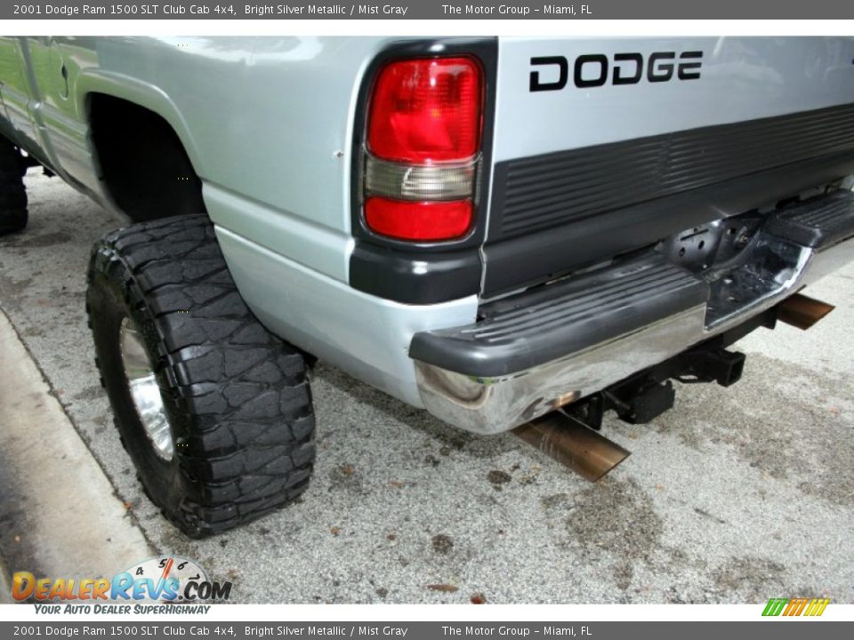 2001 Dodge Ram 1500 SLT Club Cab 4x4 Bright Silver Metallic / Mist Gray Photo #25