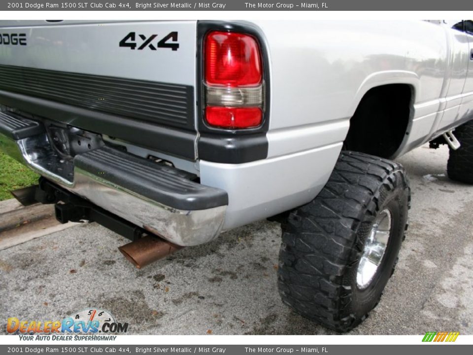 2001 Dodge Ram 1500 SLT Club Cab 4x4 Bright Silver Metallic / Mist Gray Photo #26