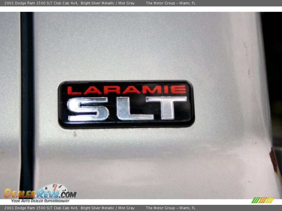 2001 Dodge Ram 1500 SLT Club Cab 4x4 Bright Silver Metallic / Mist Gray Photo #34