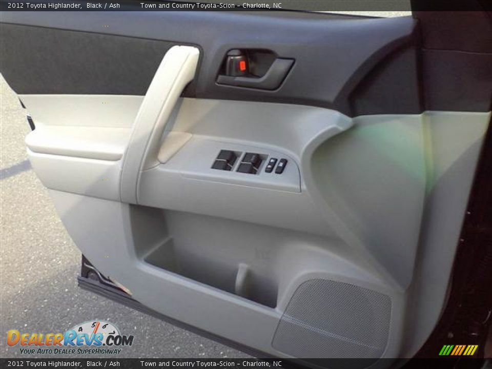 2012 Toyota Highlander Black / Ash Photo #9