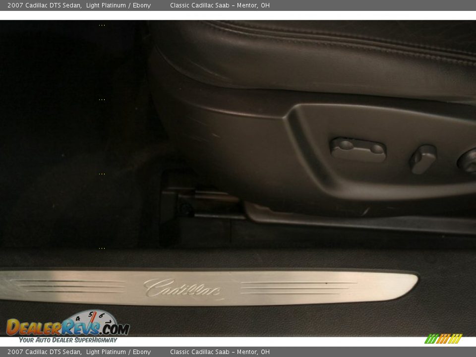2007 Cadillac DTS Sedan Light Platinum / Ebony Photo #7