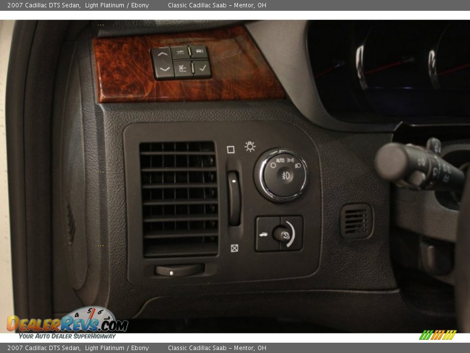 2007 Cadillac DTS Sedan Light Platinum / Ebony Photo #8