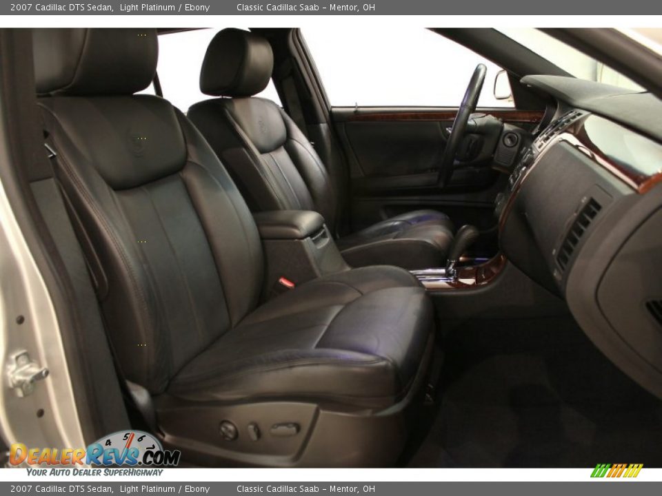 2007 Cadillac DTS Sedan Light Platinum / Ebony Photo #17
