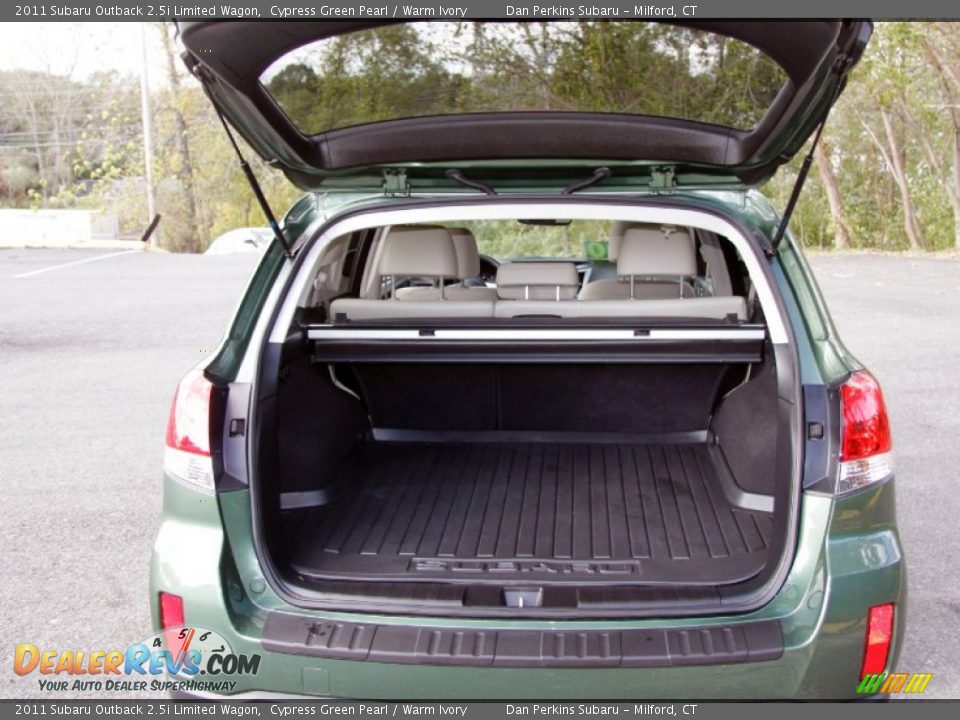2011 Subaru Outback 2.5i Limited Wagon Cypress Green Pearl / Warm Ivory Photo #8