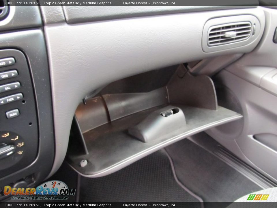 2000 Ford Taurus SE Tropic Green Metallic / Medium Graphite Photo #12