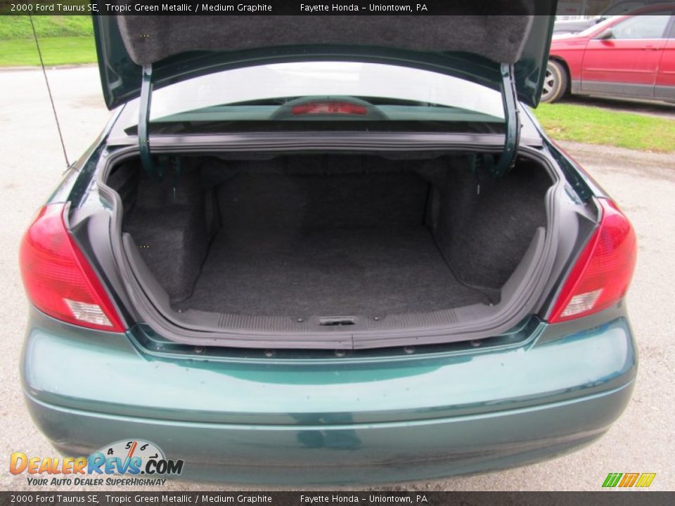 2000 Ford Taurus SE Trunk Photo #18