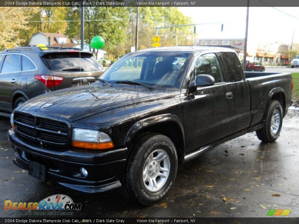 Front 3/4 View of 2004 Dodge Dakota Stampede Club Cab Photo #1