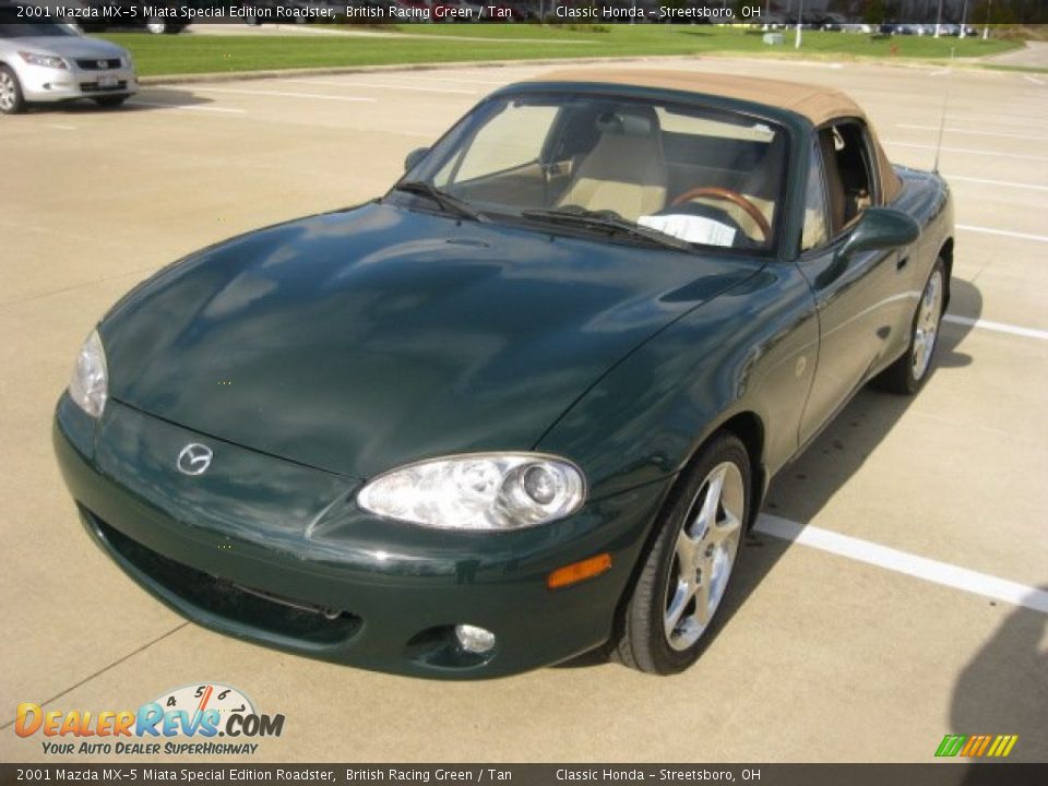 Front 3/4 View of 2001 Mazda MX-5 Miata Special Edition Roadster Photo #1